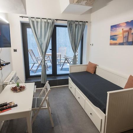 Peaceful Basement Apartment With Terrace & Free Gym Budapeste Exterior foto