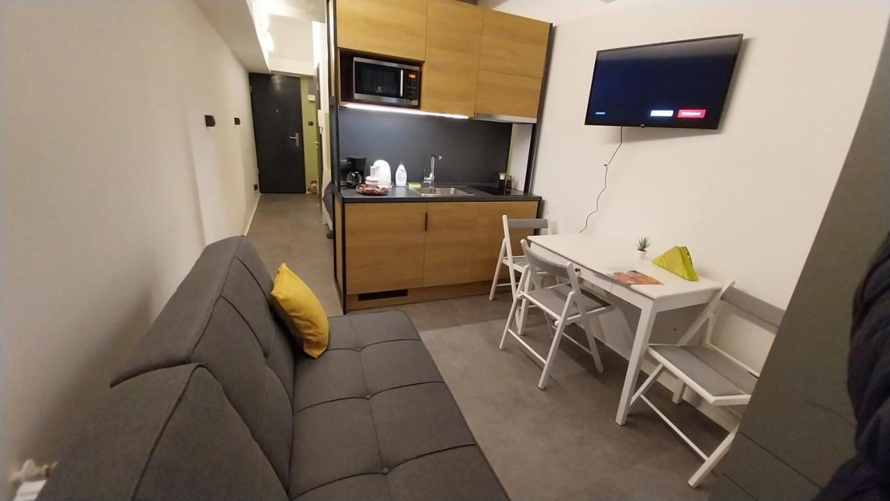 Peaceful Basement Apartment With Terrace & Free Gym Budapeste Exterior foto