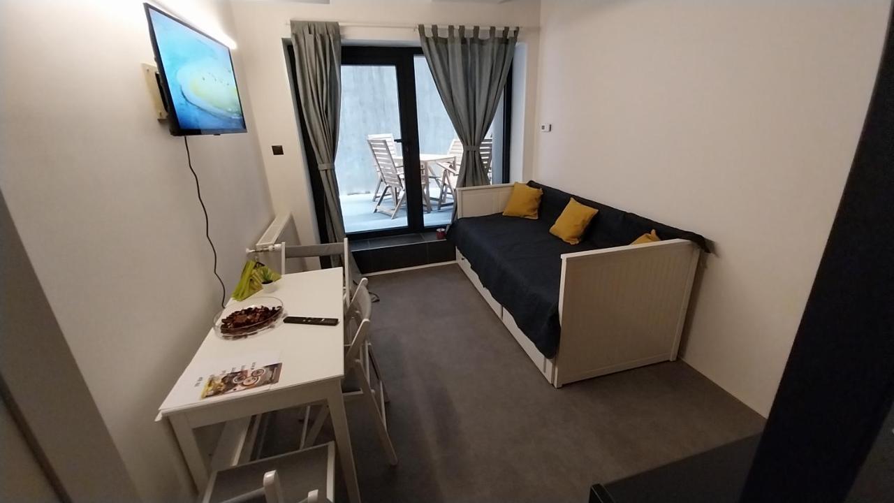 Peaceful Basement Apartment With Terrace & Free Gym Budapeste Exterior foto