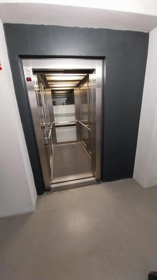 Peaceful Basement Apartment With Terrace & Free Gym Budapeste Exterior foto